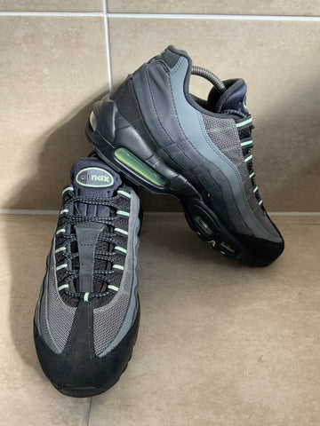 Nike Air Max 95 - UK 7.5