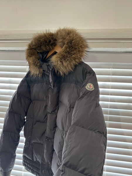 Moncler Ribera - Size 6