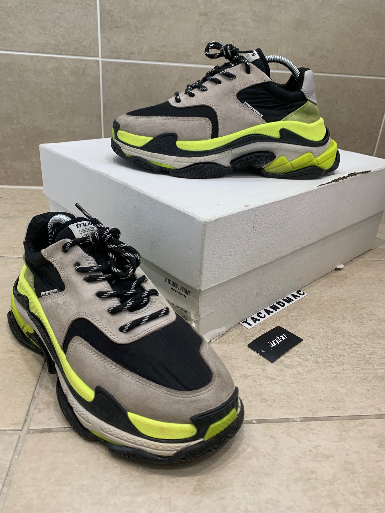 Neon balenciaga triple s shop
